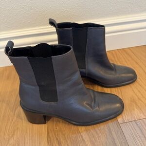 Hillard & Hanson Monika Grey Leather Ankle Boots
